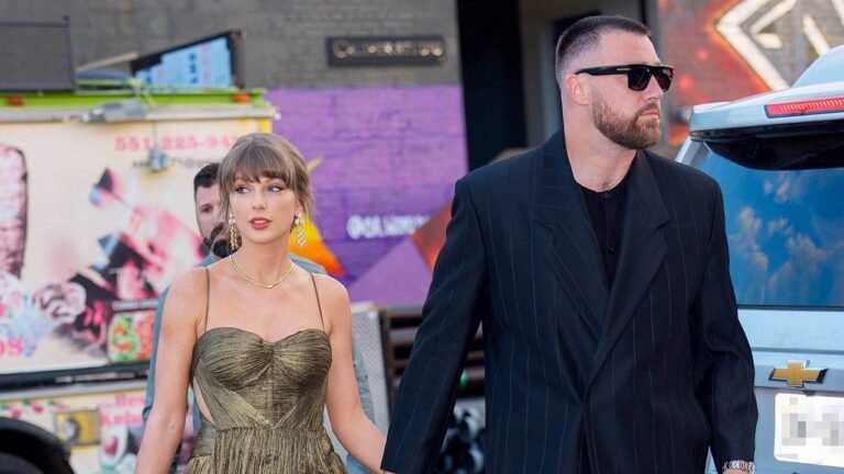 taylor-swift-travis-kelce-walk.jpg