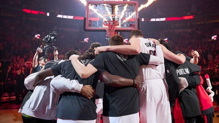 trail-blazers-huddle-memphis-grizzlies.jpg