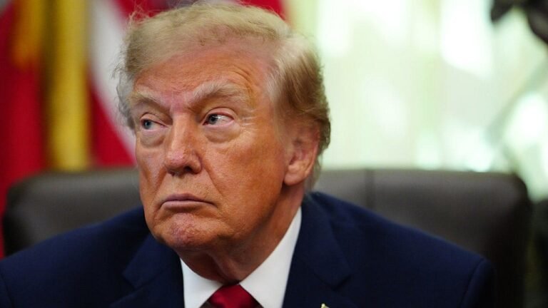 trump-speaks-oval-office_001.jpg