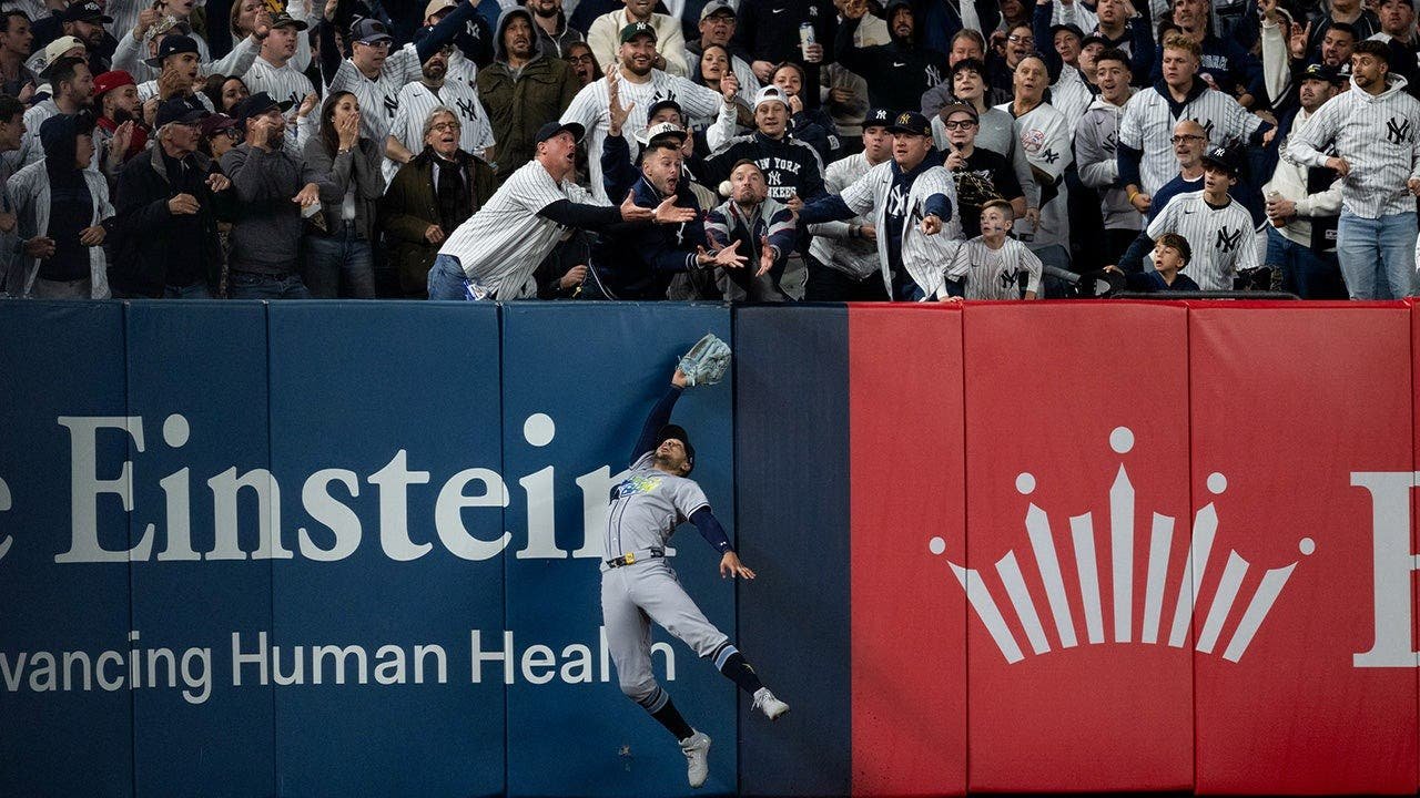 victor-mesa-jr-catch-yankee-stadium.jpg
