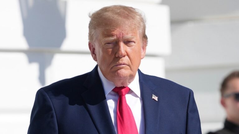 trump-on-south-lawn.jpg